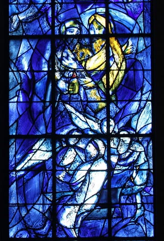 Détail d'un vitrail de Chagall
